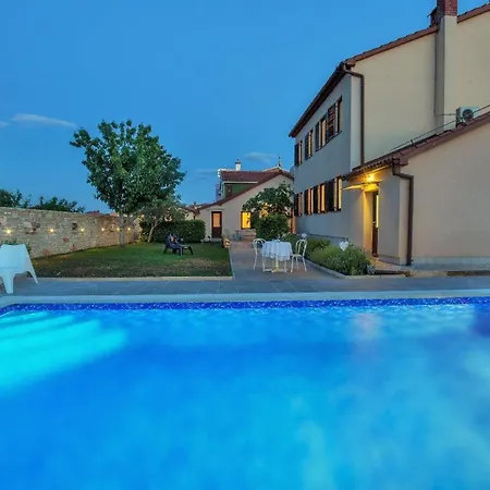 Mit Privatpool Fuer 10 Personen Ca 200 Qm In Fazana-surida, Istrien Istrische Riviera *