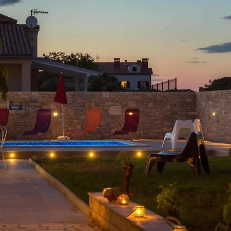 Mit Privatpool Fuer 10 Personen Ca 200 Qm In Fazana-surida, Istrien Istrische Riviera Valbandon