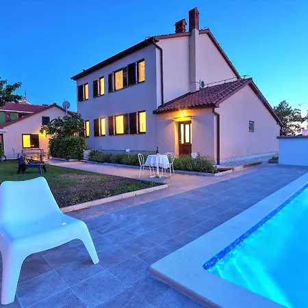Mit Privatpool Fuer 10 Personen Ca 200 Qm In Fazana-surida, Istrien Istrische Riviera Tatil Evi Valbandon