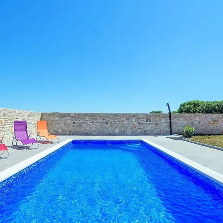 Mit Privatpool Fuer 10 Personen Ca 200 Qm In Fazana-surida, Istrien Istrische Riviera * Valbandon
