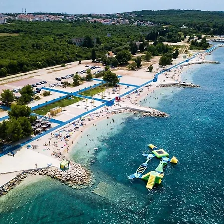 Mit Privatpool Fuer 10 Personen Ca 200 Qm In Fazana-surida, Istrien Istrische Riviera * Valbandon